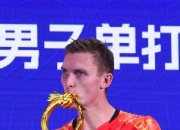 开云足球直播-日本羽毛球队力克印尼羽毛球队，安赛龙爆发神勇的简单介绍