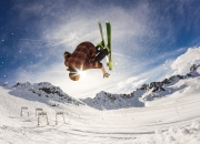 开云体育APP下载-跨越时空的篮球盛宴，杰伦格林降维打击写传奇，辽宁队加时梦幻联动险胜76人
