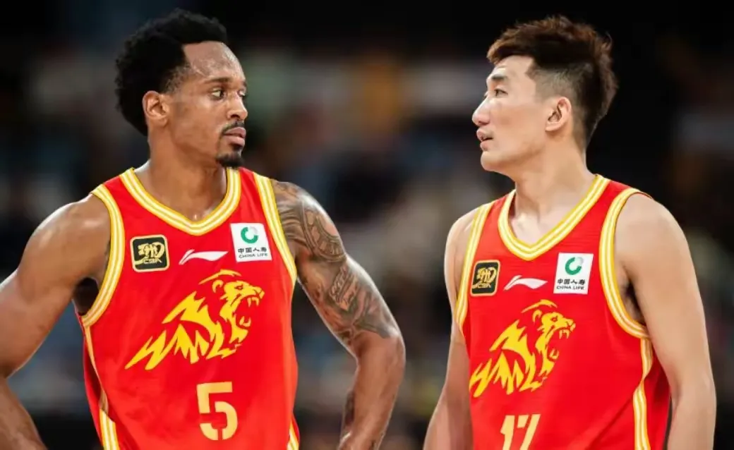 福建队鏖战深圳队，孙铭徽状态火热的简单介绍