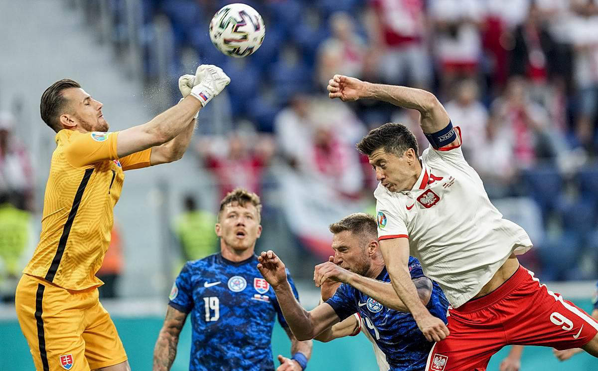 奥地利队踢出精彩比赛，赢得胜利