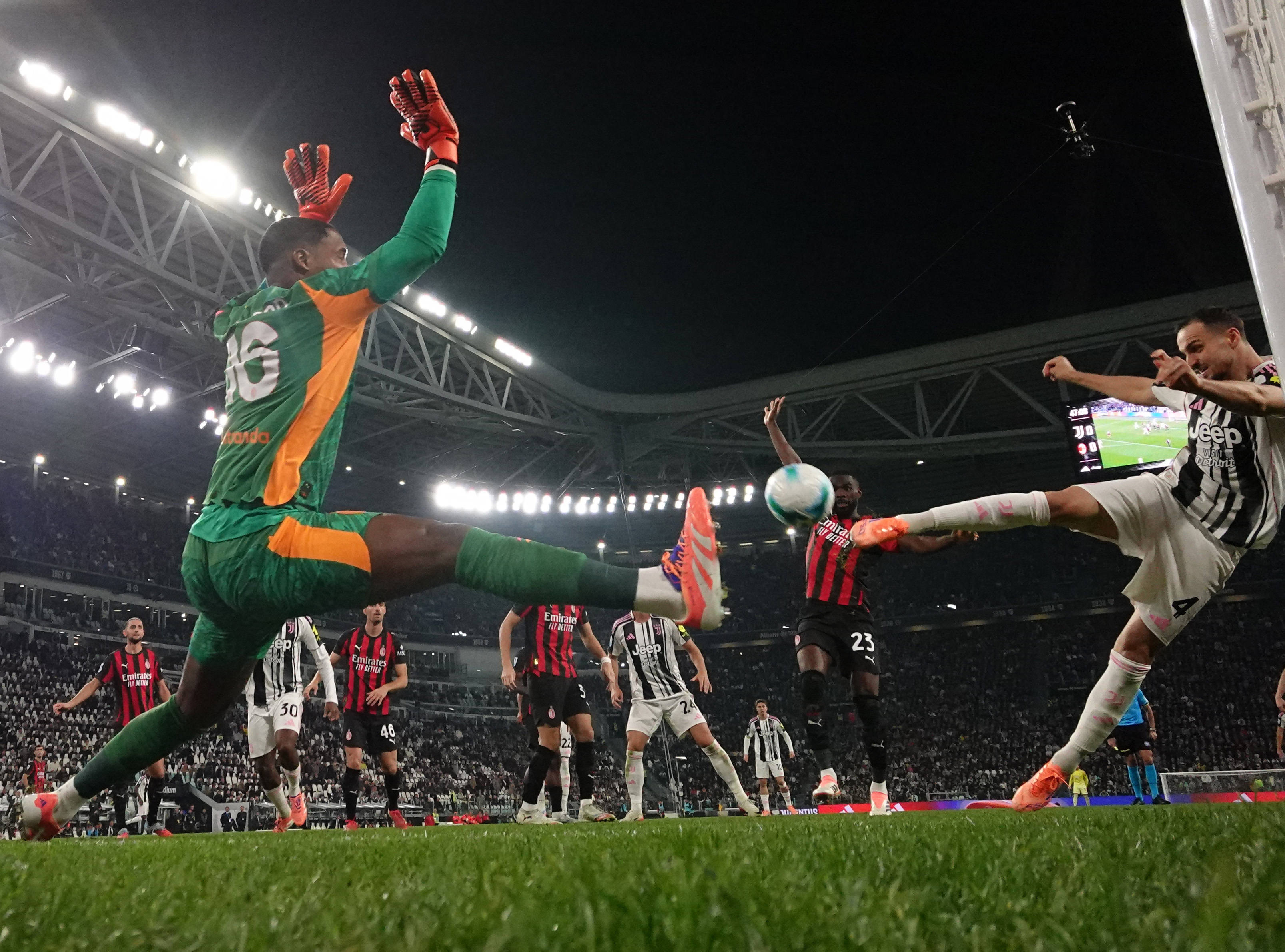 门将神勇!尤文时隔多年杀入四强 门将神勇!尤文时隔多年杀入四强