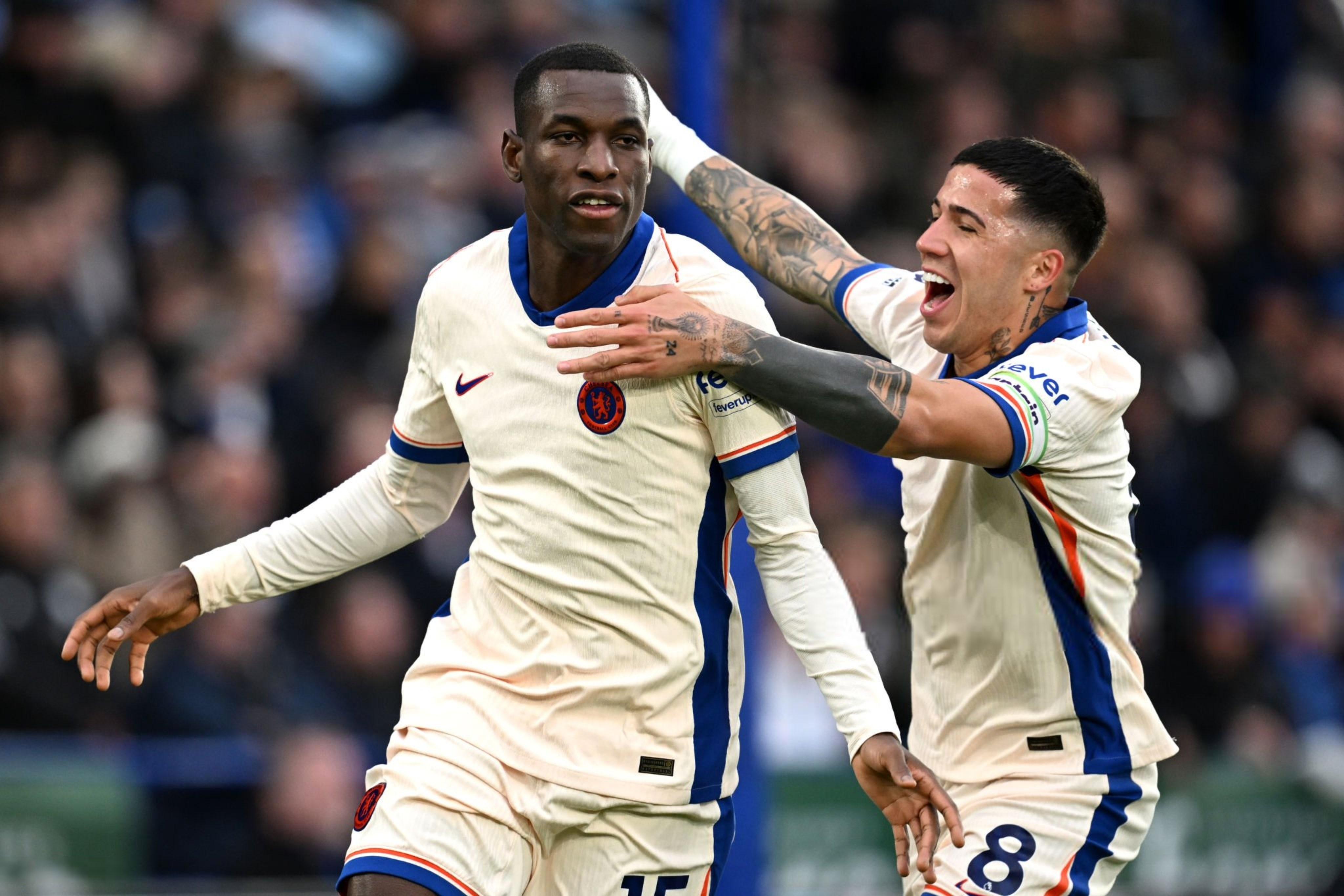 莱斯特城主场取得胜利，谢菲联遭遇连败的简单介绍