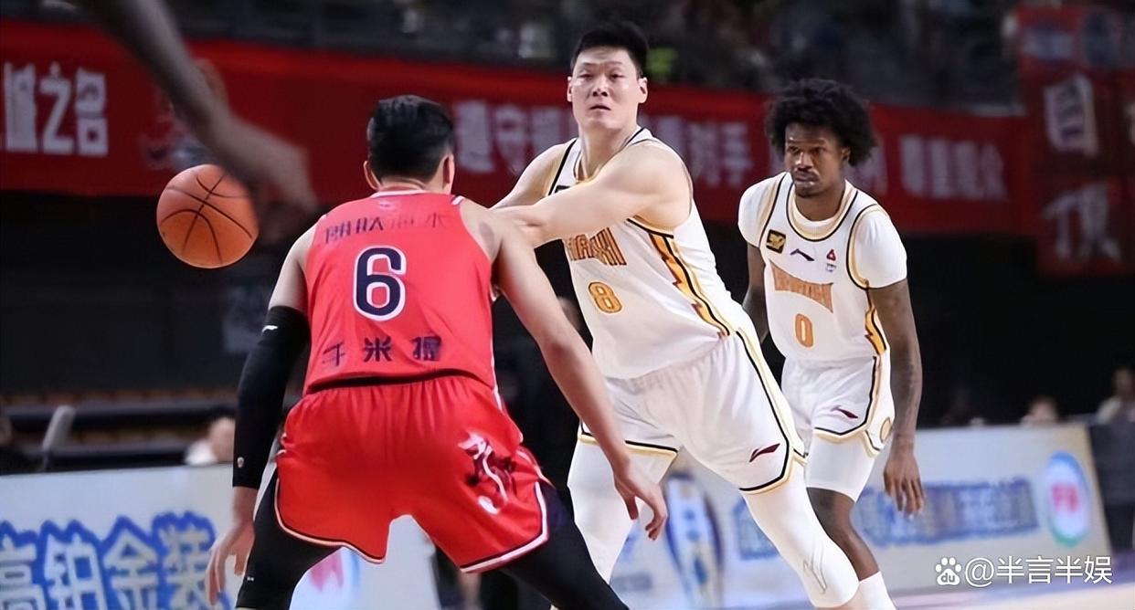 广东男篮迎战山西队,双方实力拼尽全力 广东男篮迎战山西队,双方实力拼尽全力