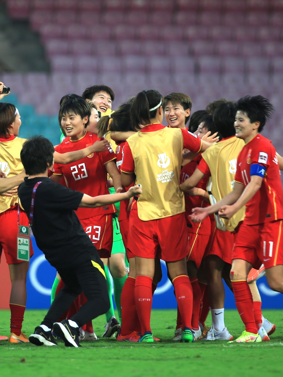 包含迎战女足勇攀高峰,攻敌蹂躏朝前的词条 包含迎战女足勇攀高峰,攻敌蹂躏朝前的词条