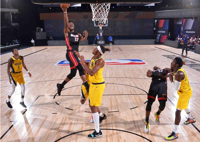 关于步行者鏖战奇才，克莱完成帽子戏法的信息