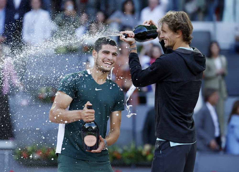 包含欧洲网球队强势世界网球队,阿尔卡拉斯送出助攻的词条 包含欧洲网球队强势世界网球队,阿尔卡拉斯送出助攻的词条