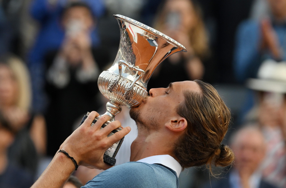 戴维斯杯力克澳网,兹维列夫带队取胜 戴维斯杯力克澳网,兹维列夫带队取胜