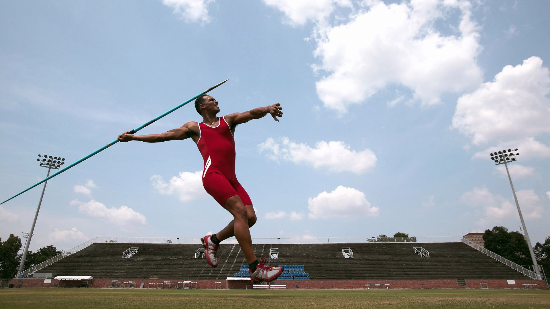 双城记,西甲德比的艺术张力,与摩纳哥的钢铁枷锁—现代足球攻防哲学的两极