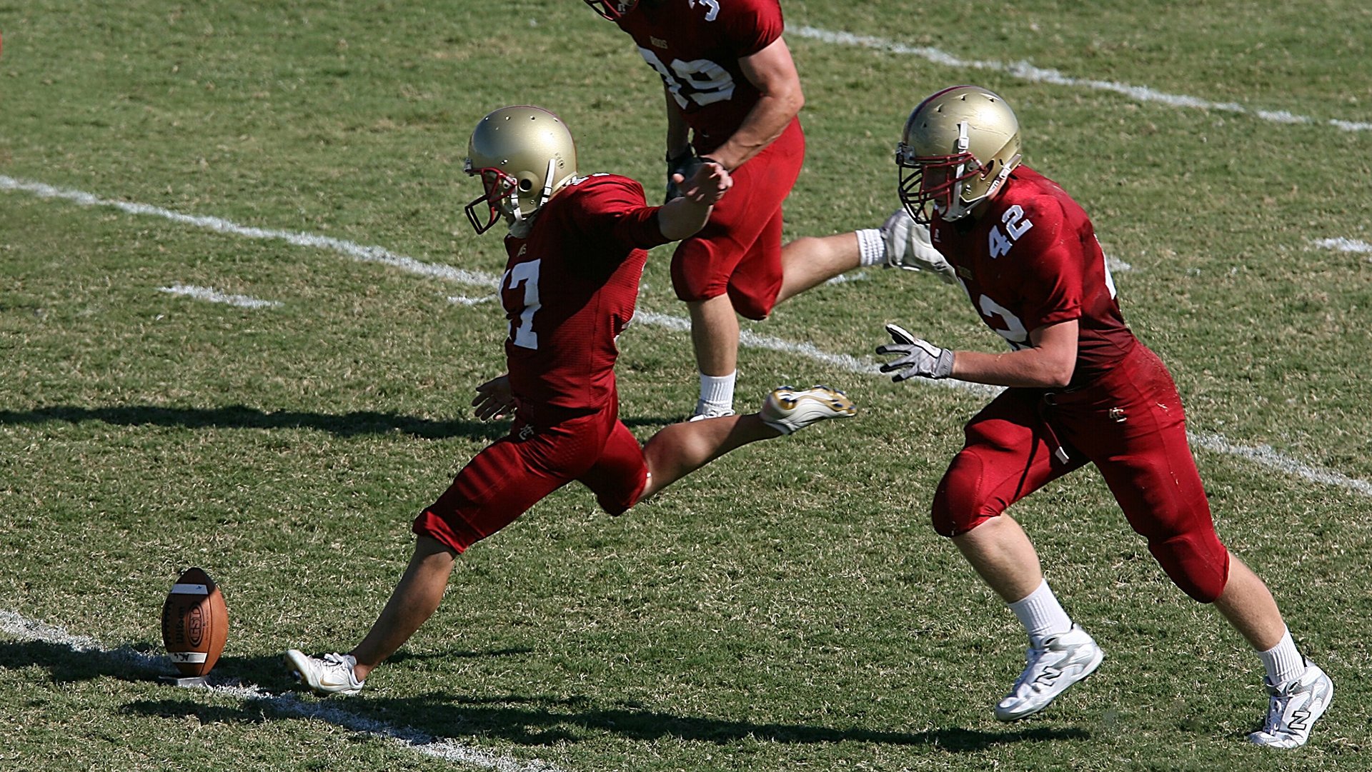 赛道与绿茵的交汇，迪马利亚连续得分拉开差距的F1新赛季揭幕战之夜